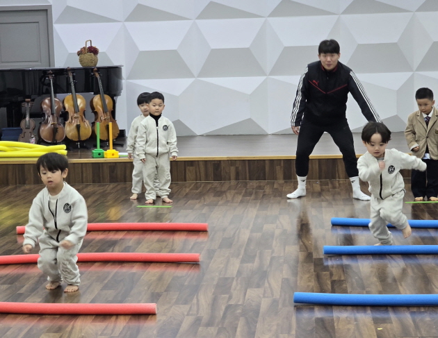 즐거운 유아스포츠시간! 몸을 힘차게 움직여보아요